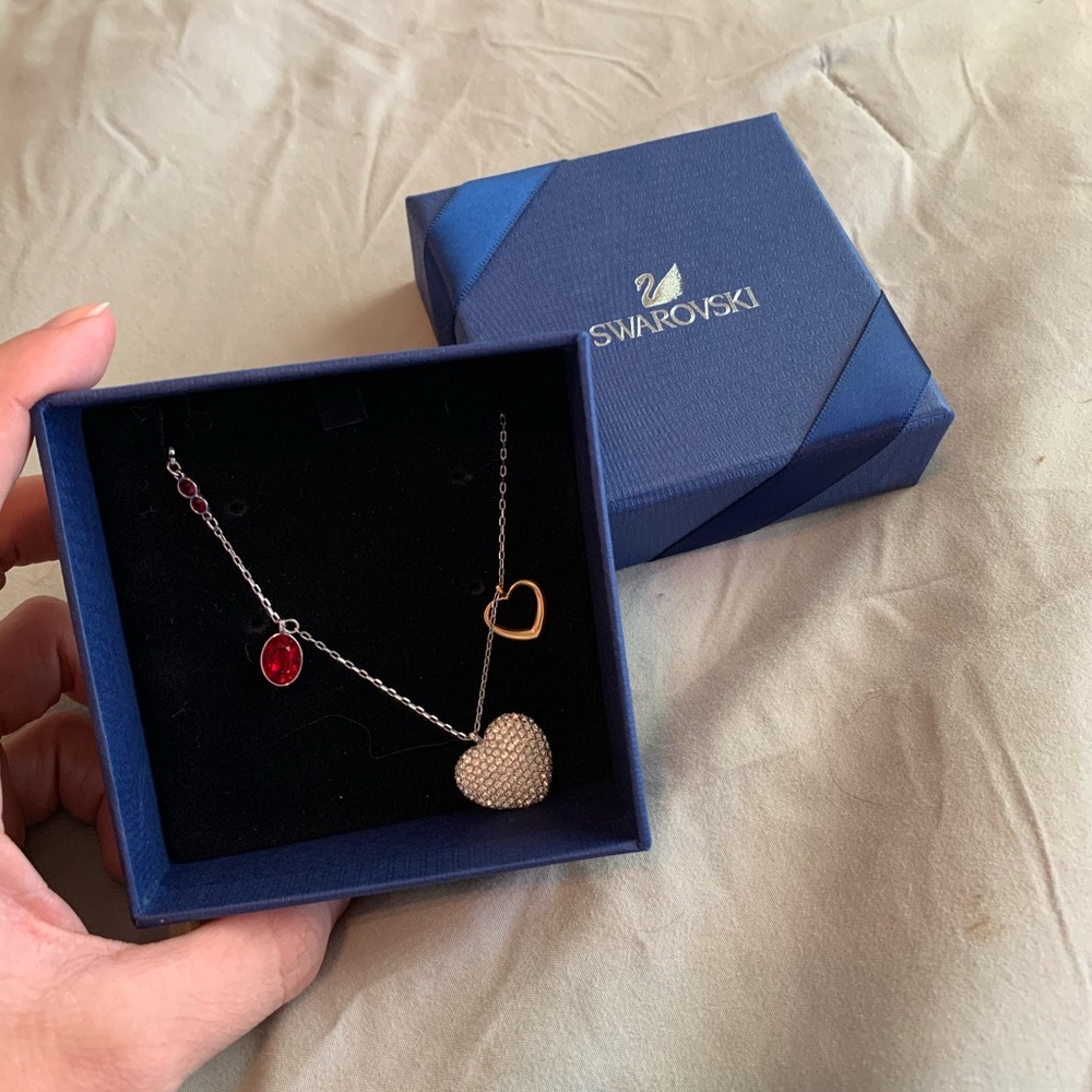 Beautiful Swarovski necklace